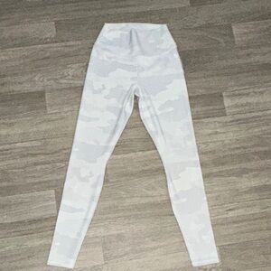 ALO Yoga White Camouflage Leggings